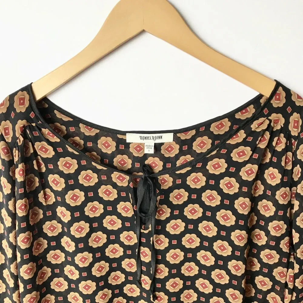 Daniel Rainn Floral Medallion Blouse Career Top Business Casual Long Sleeve Sz S - Picture 7 of 7
